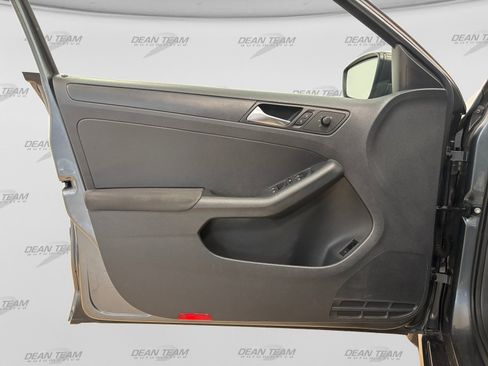 Used 2012 Volkswagen Jetta S FWD image 19