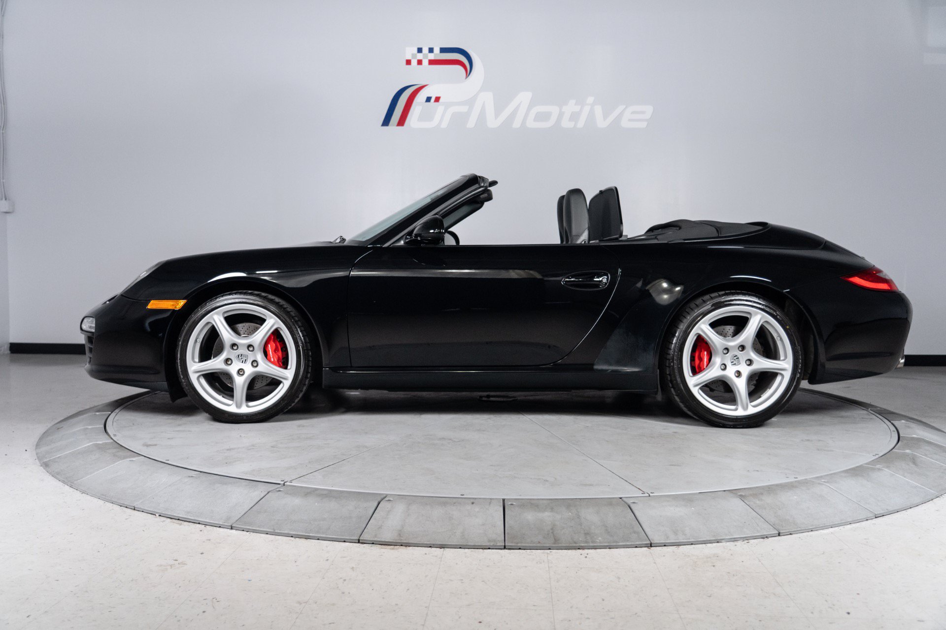 Used 2010 Porsche 911 Cabriolet image 3