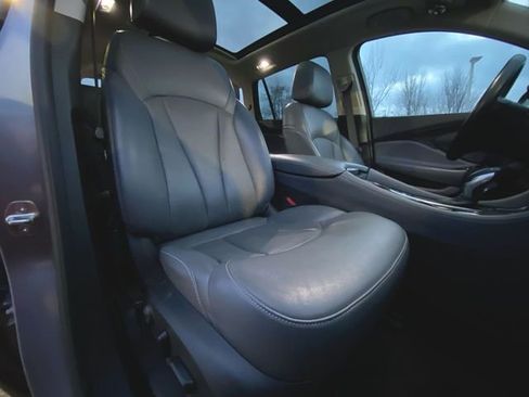 Used 2019 Buick Envision Essence image 27