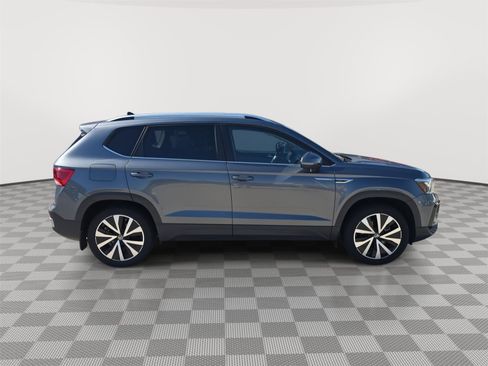 Certified 2023 Volkswagen Taos SE w/ Panoramic Sunroof Package AWD/4WD image 21