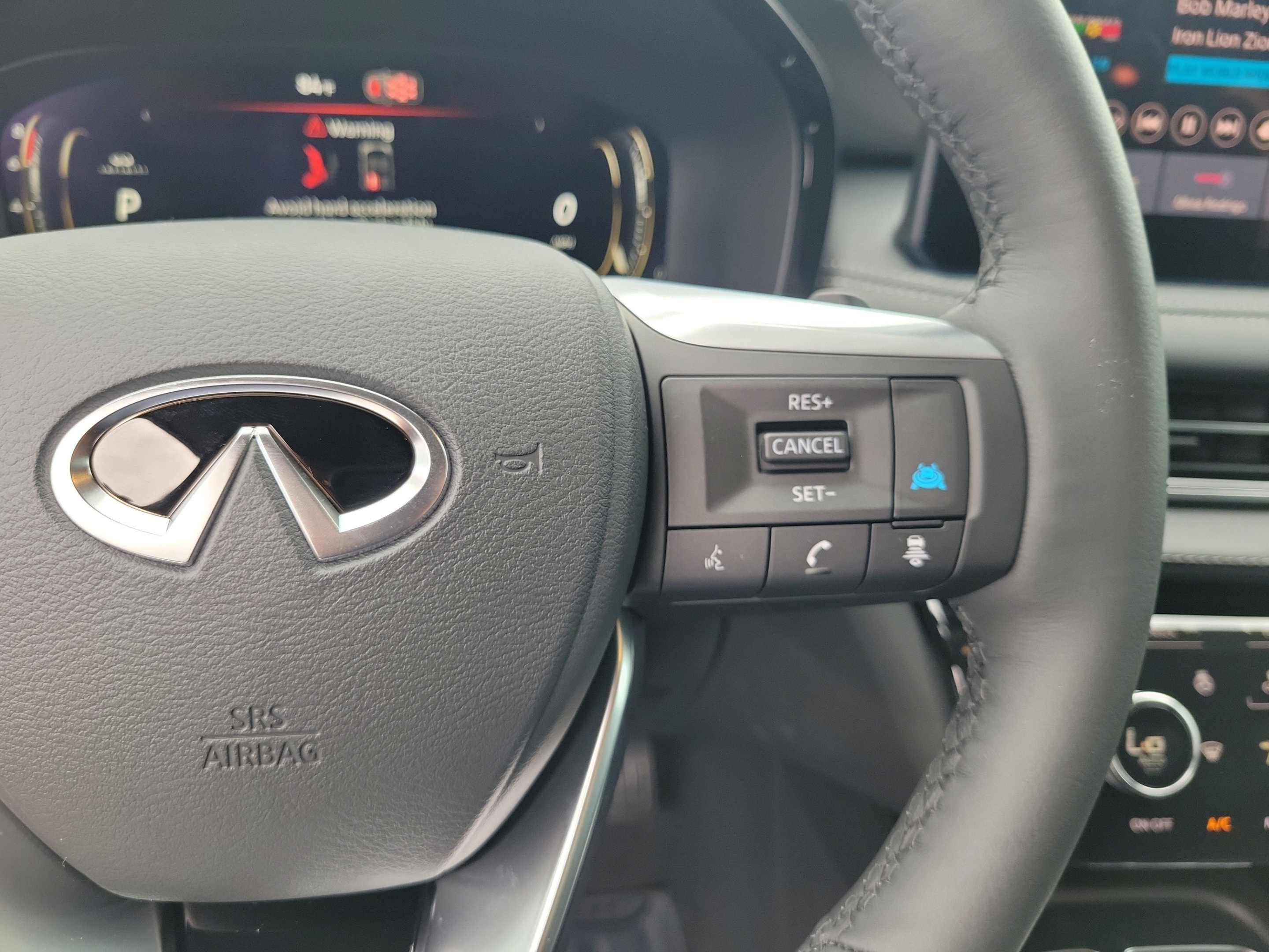 New 2027 INFINITI QX60 Luxe w/ Family Package FWD image 11