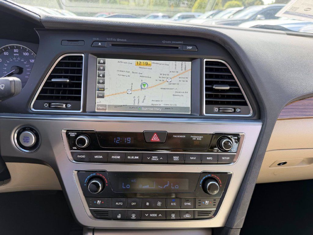 Used 2015 Hyundai Sonata Limited w/ Option Group 05 FWD image 21