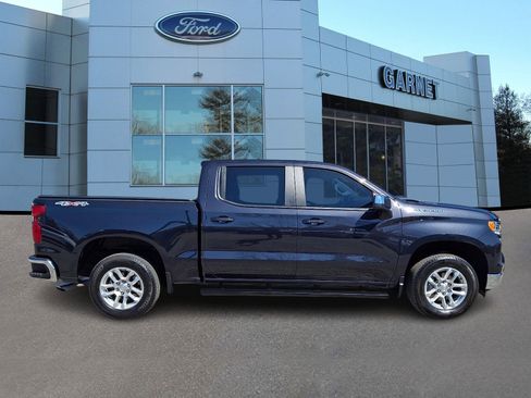 Used 2024 Chevrolet Silverado 1500 LT AWD/4WD image 10