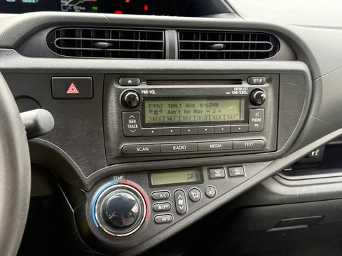 Used 2014 Toyota Prius C One FWD image 14