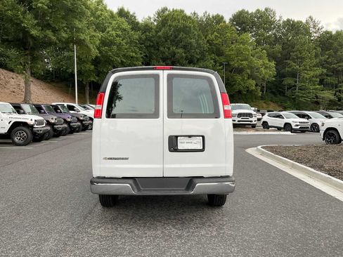 Used 2025 Chevrolet Express 2500 w/ Driver Convenience Package RWD image 4
