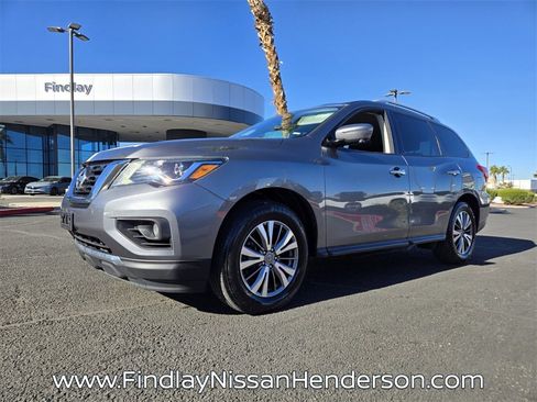 Used 2020 Nissan Pathfinder SL image 2