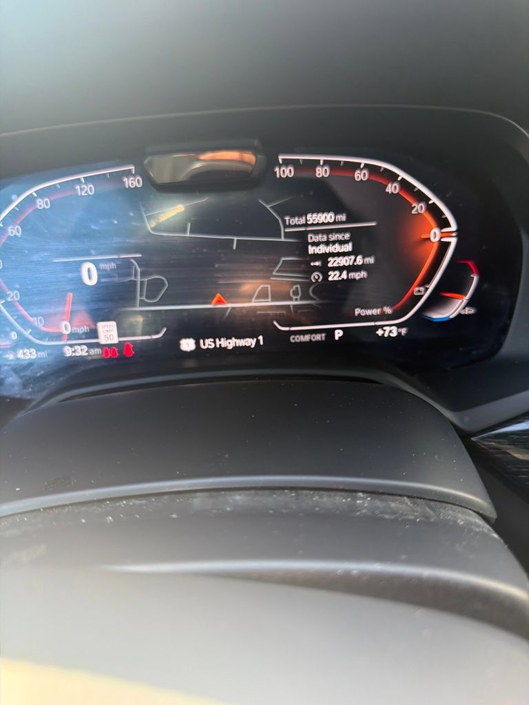 Used 2022 BMW X7 xDrive40i w/ M Sport Package AWD/4WD image 2