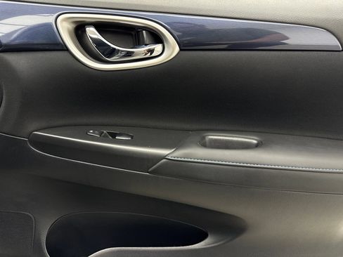 Used 2019 Nissan Sentra SR FWD image 41