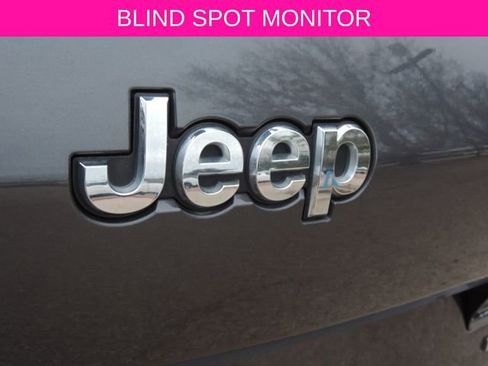 Used 2022 Jeep Grand Cherokee L Limited image 11