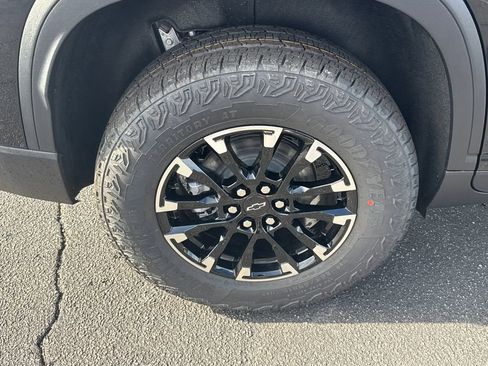 New 2026 Chevrolet Traverse Z71 w/ LPO, Floor Liner Package image 18