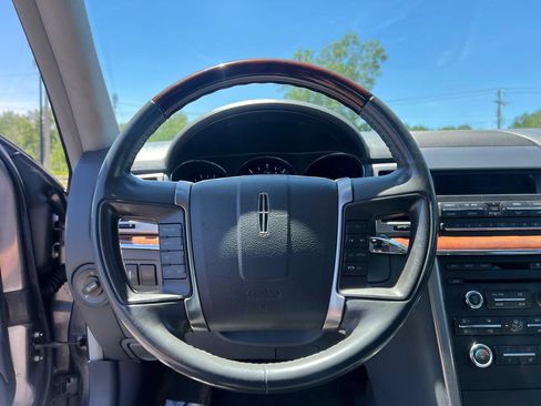 Used 2010 Lincoln MKZ FWD image 19