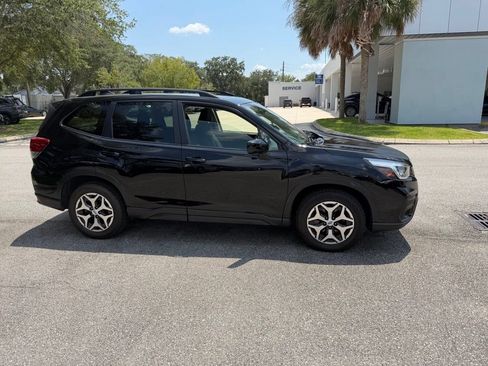 Used 2020 Subaru Forester Premium AWD/4WD image 2