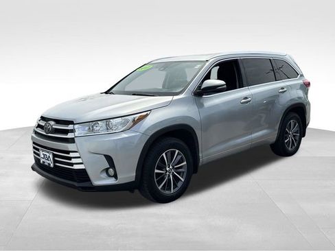 Used 2017 Toyota Highlander AWD V6 image 23