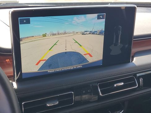 Certified 2023 Lincoln Nautilus Reserve image 17