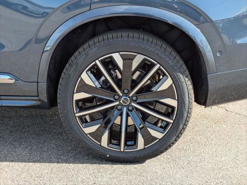 New 2026 Volvo XC90 T8 Plus w/ Protection Package Premier AWD/4WD image 6