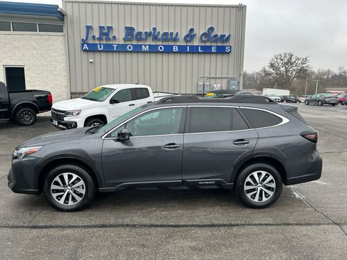 Used 2024 Subaru Outback Premium image 6
