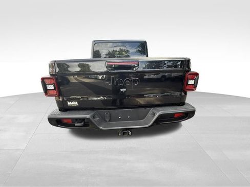 Used 2021 Jeep Gladiator Overland AWD/4WD image 7