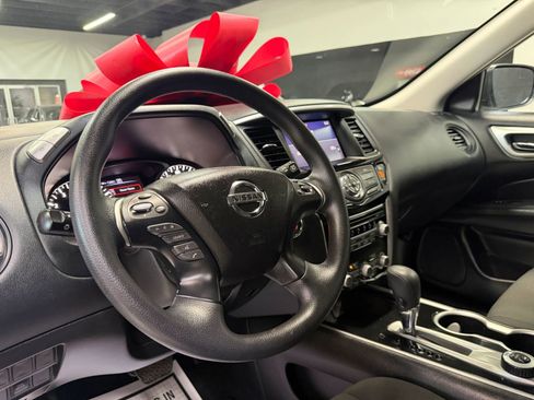 Used 2020 Nissan Pathfinder S AWD/4WD image 35