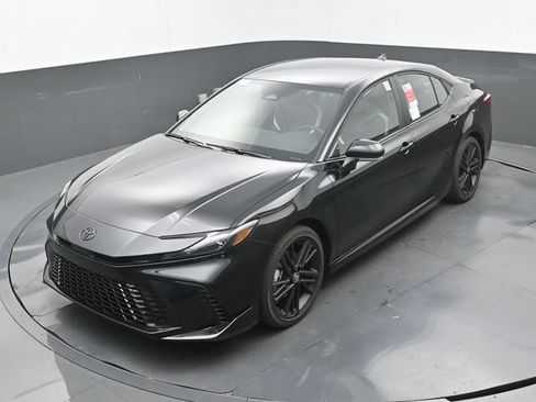 New 2026 Toyota Camry Hybrid FWD image 30