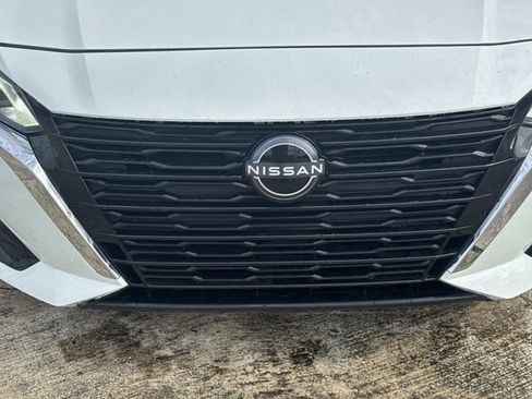Used 2025 Nissan Altima 2.5 SV FWD image 3