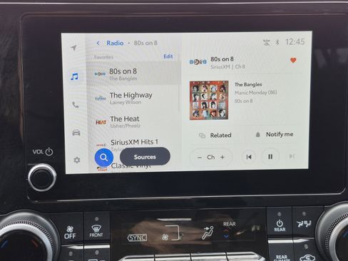 Used 2023 Toyota Highlander L image 28