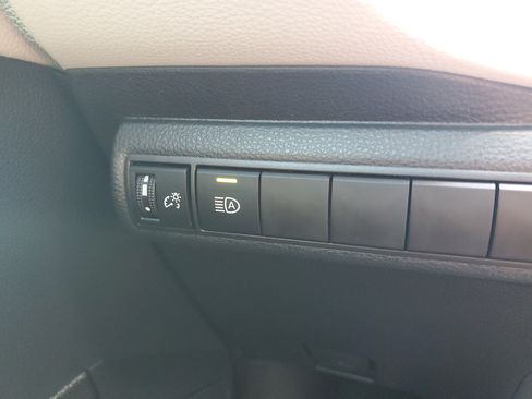 Used 2025 Toyota Corolla SE FWD image 24