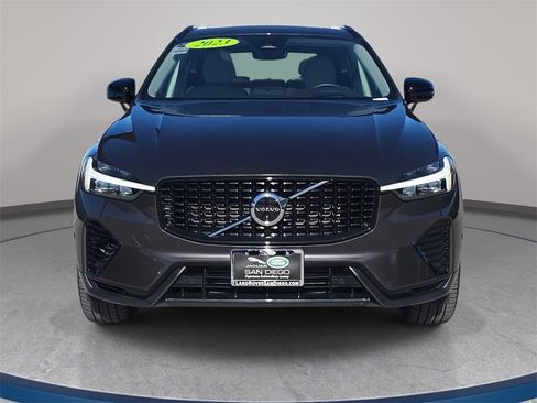 Used 2023 Volvo XC60 T8 Ultimate image 3
