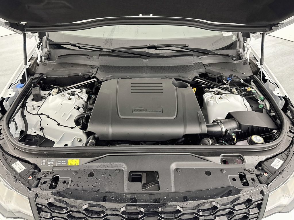 New 2026 Land Rover Discovery Dynamic SE AWD/4WD image 32