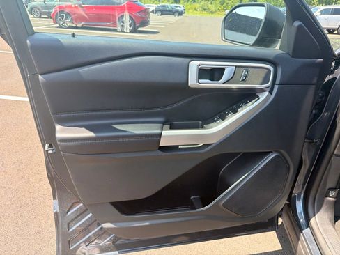 Used 2023 Ford Explorer XLT w/ Class IV Trailer Tow Package AWD/4WD image 12