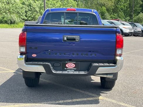 Used 2022 Toyota Tacoma SR5 AWD/4WD image 24