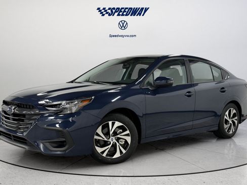 Used 2025 Subaru Legacy Premium AWD/4WD image 3