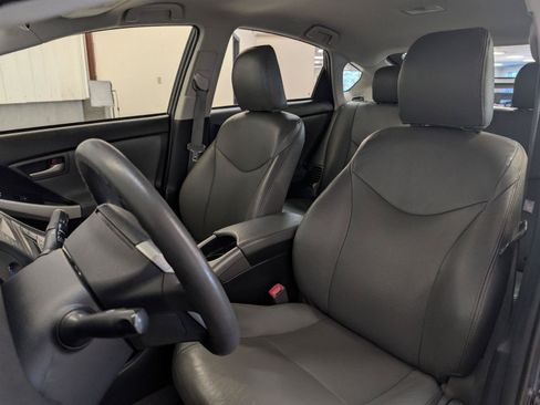 Used 2012 Toyota Prius Two FWD image 3