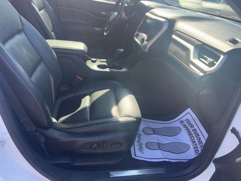 Used 2019 GMC Acadia SLT image 18