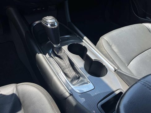 Used 2019 Chevrolet Malibu LT w/ Leather Package FWD image 29