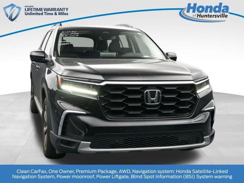 Used 2024 Honda Pilot Touring image 1