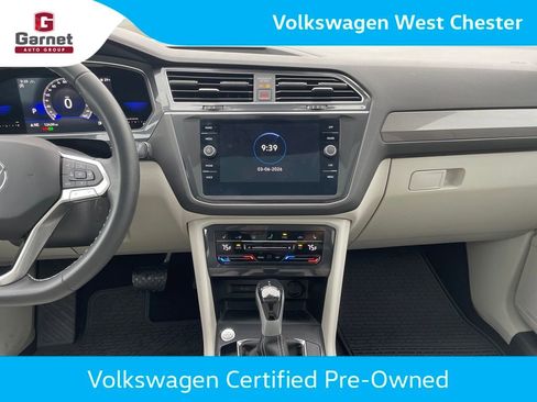 Certified 2023 Volkswagen Tiguan SE w/ Panoramic Sunroof Package AWD/4WD image 18
