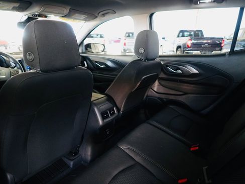 Used 2023 GMC Terrain SLE w/ Driver Convenience Package image 8