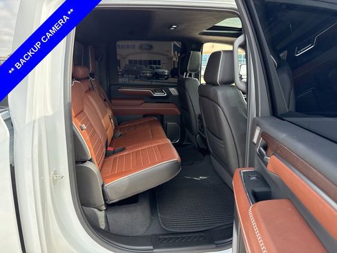 Used 2024 GMC Sierra 2500 Denali Ultimate image 12