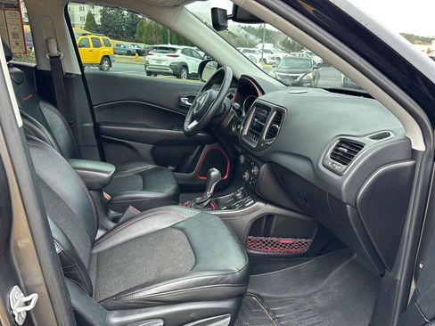 Used 2019 Jeep Compass Trailhawk image 10