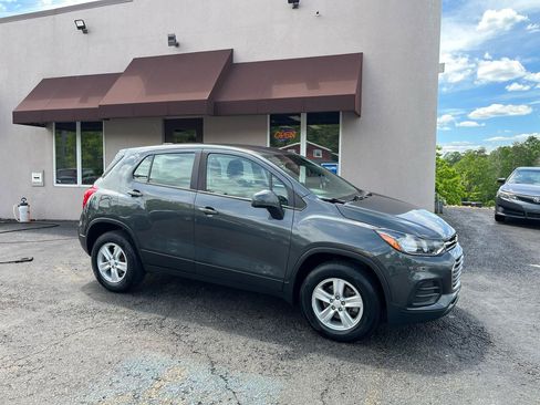 Used 2020 Chevrolet Trax LS AWD/4WD image 30