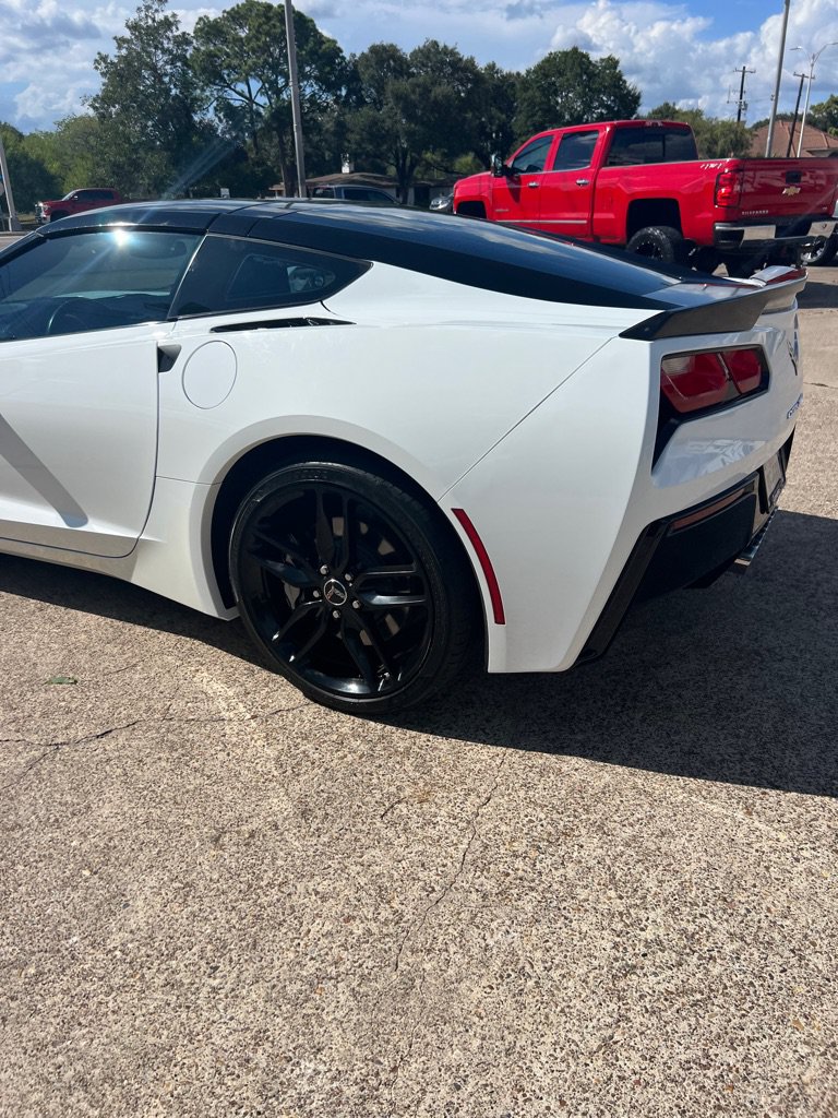 Used 2015 Chevrolet Corvette Stingray Coupe w/ ZF1 Appearance Package RWD image 1