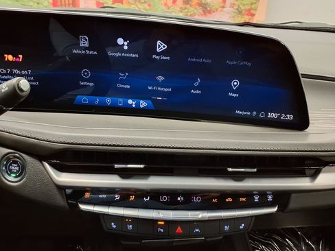 Used 2024 Cadillac XT4 Premium Luxury w/ Technology Package FWD image 24