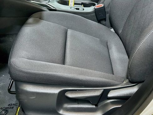 Used 2025 Toyota Corolla LE FWD image 16