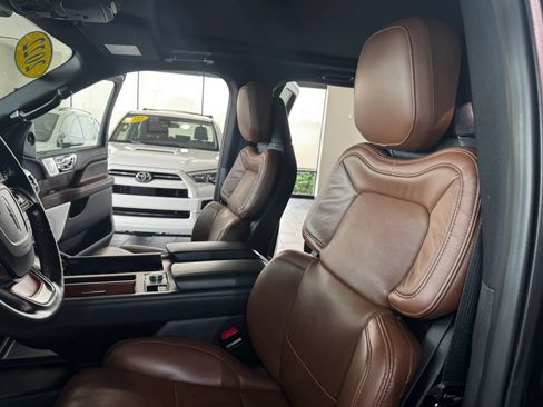 Used 2022 Lincoln Navigator L Reserve AWD/4WD image 10