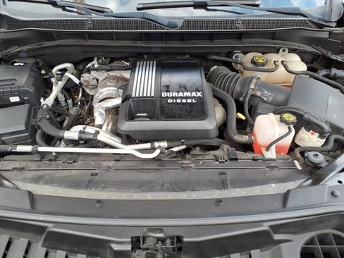 Used 2022 Chevrolet Tahoe RST w/ Luxury Package image 35