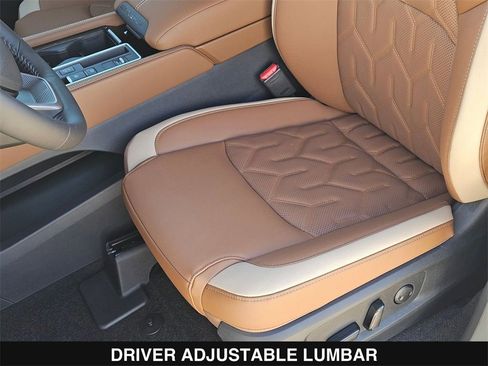 New 2026 Nissan Pathfinder Platinum image 16