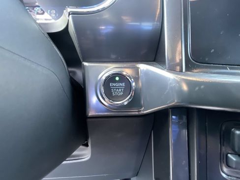 Used 2023 Ford F150 Lariat w/ Equipment Group 502A High AWD/4WD image 17