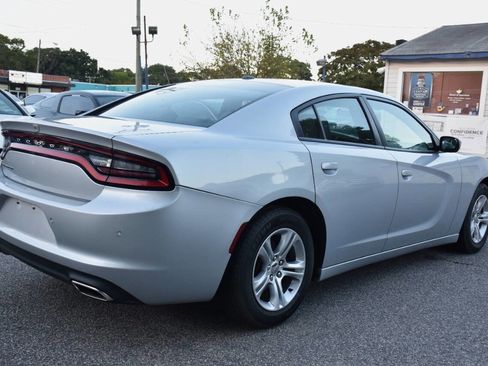 Used 2021 Dodge Charger SXT w/ Leather Interior Group RWD image 5