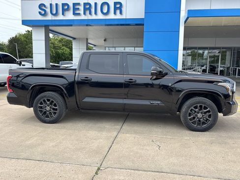 Used 2024 Toyota Tundra Platinum AWD/4WD image 2