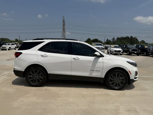 Used 2023 Chevrolet Equinox RS w/ LPO, Floor Liner Package FWD image 3